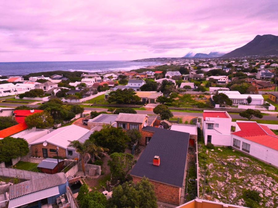 4 Bedroom Property for Sale in Sandbaai Western Cape
